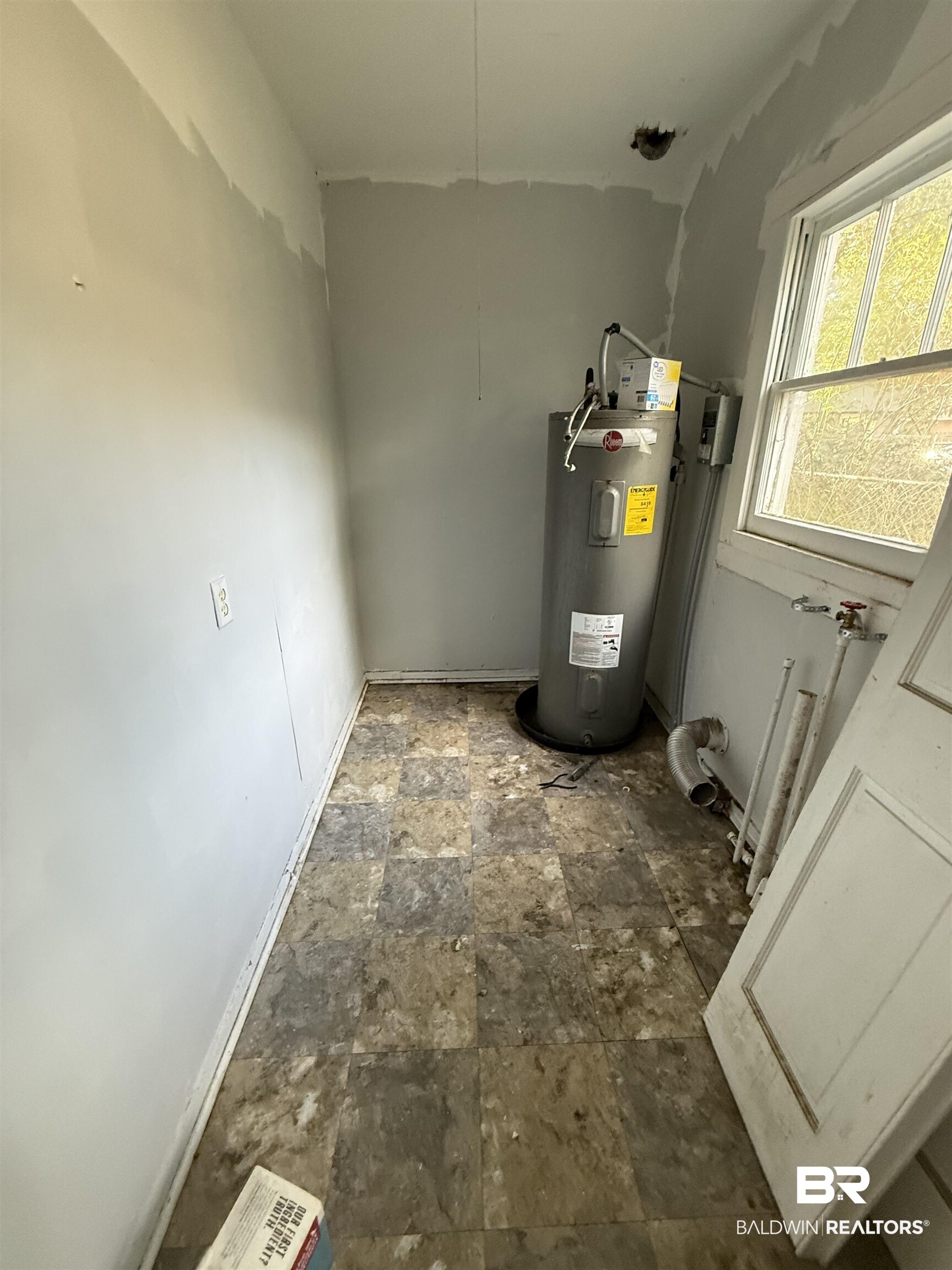 352 South Ann Street Mobile, AL 36604 - Photo 11 of 31 Gallery Image 11