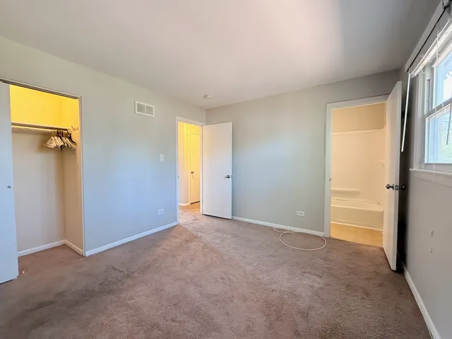 $240,000 | 4932 Imperial Drive, Richton Park, IL 60471