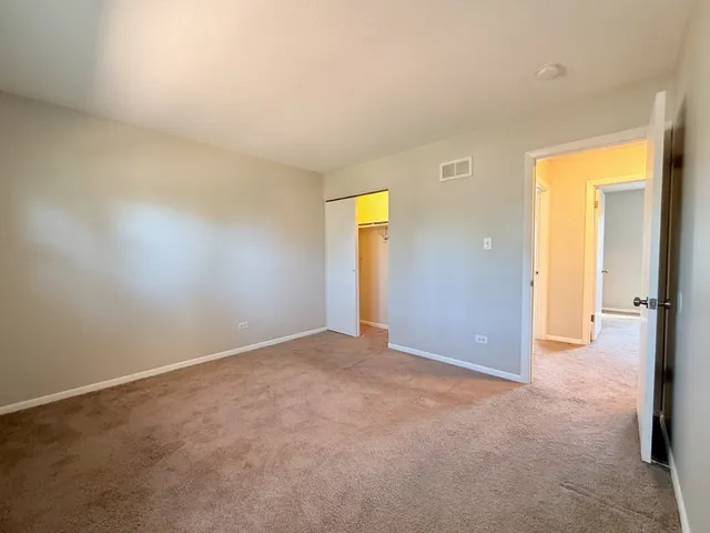 $240,000 | 4932 Imperial Drive, Richton Park, IL 60471