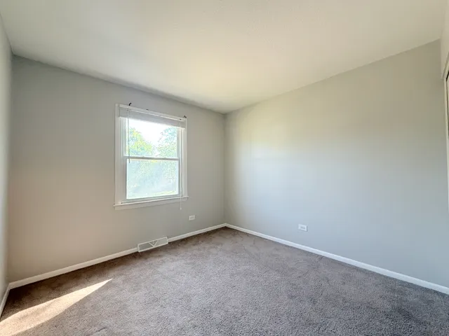 $240,000 | 4932 Imperial Drive, Richton Park, IL 60471