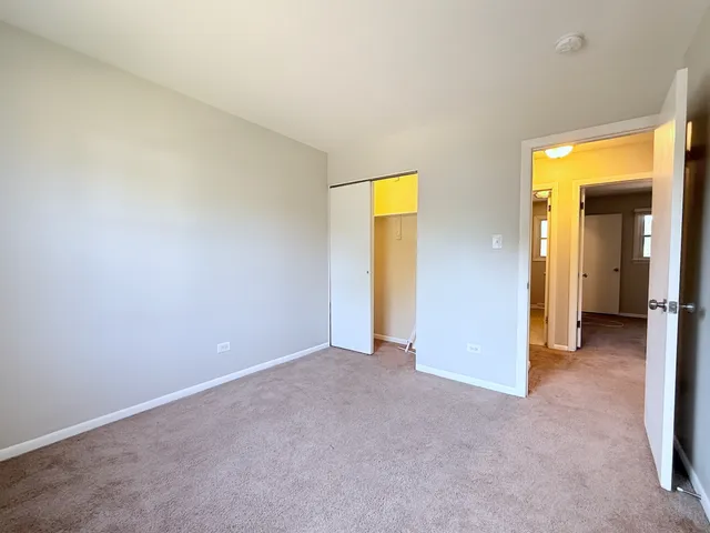 $240,000 | 4932 Imperial Drive, Richton Park, IL 60471