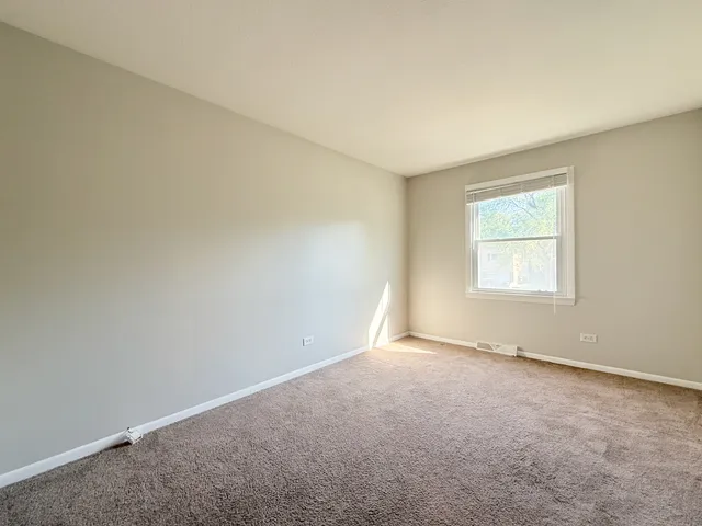 $240,000 | 4932 Imperial Drive, Richton Park, IL 60471