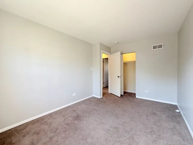 $240,000 | 4932 Imperial Drive, Richton Park, IL 60471