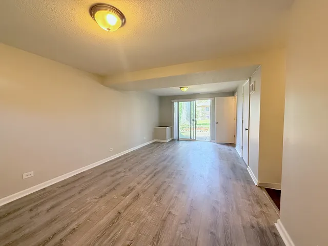 $240,000 | 4932 Imperial Drive, Richton Park, IL 60471