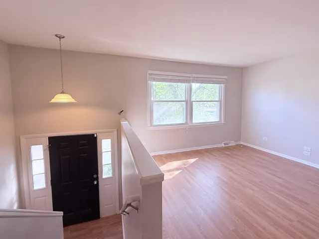 $240,000 | 4932 Imperial Drive, Richton Park, IL 60471