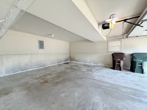 $210,000 | 4932 Imperial Drive, Richton Park, IL 60471