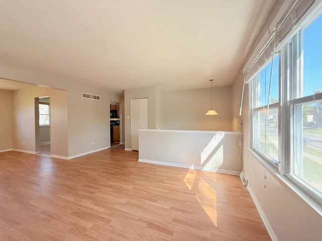 $240,000 | 4932 Imperial Drive, Richton Park, IL 60471