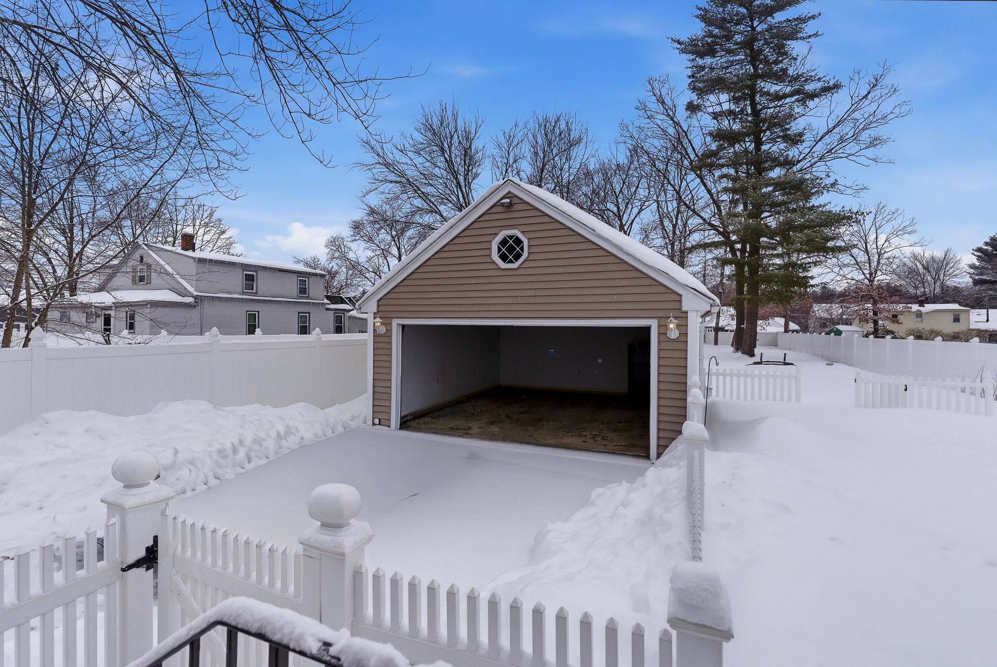 25 East Dunstable Road Nashua, NH 03060 - Photo 34 of 40 Gallery Image 34
