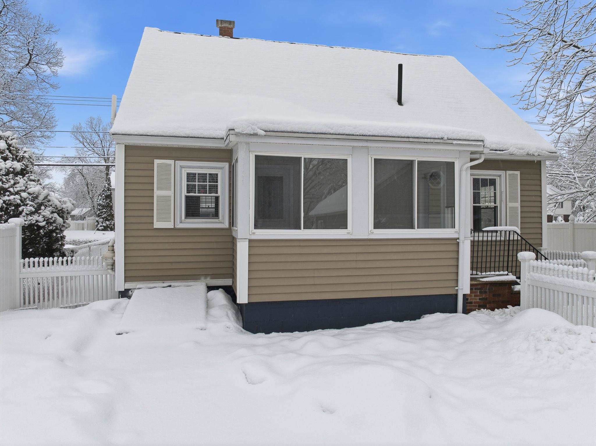 25 East Dunstable Road Nashua, NH 03060 - Photo 4 of 40 Gallery Image 4