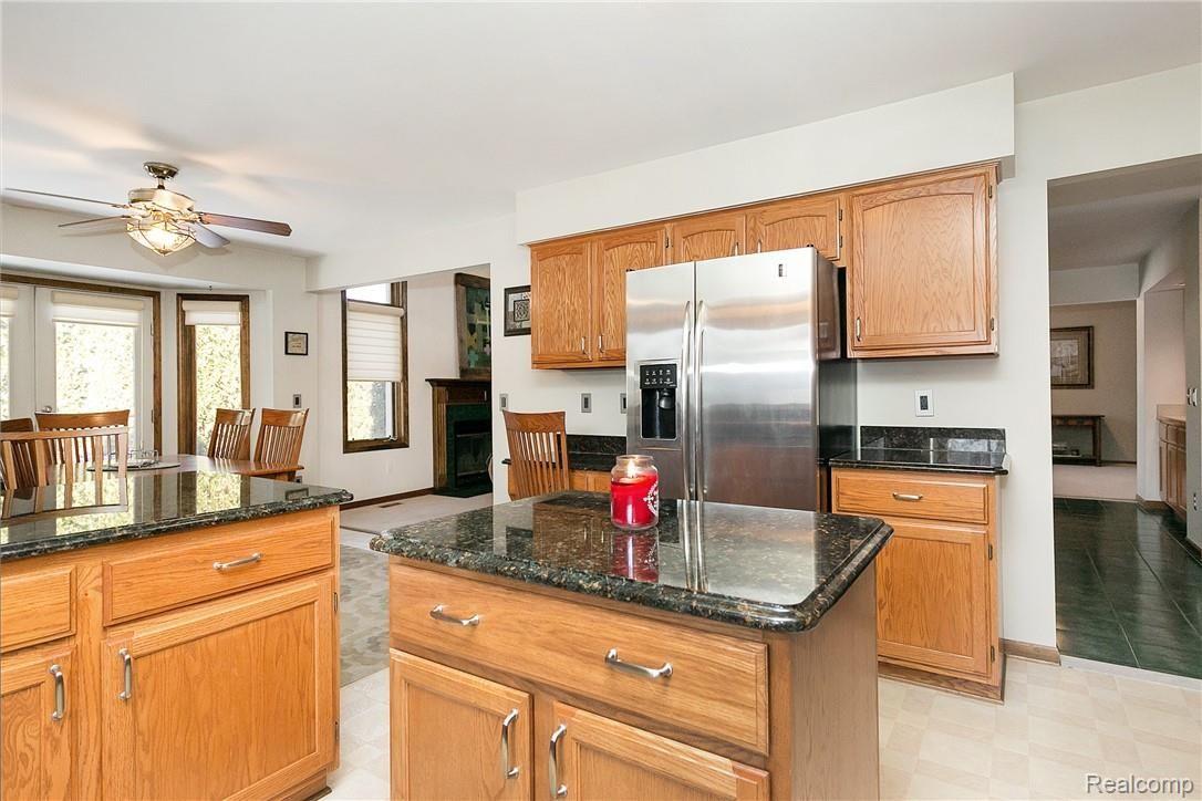 997 Norcross Drive Rochester, MI 48307 - Photo 10 of 45 Norcross-16.jpg