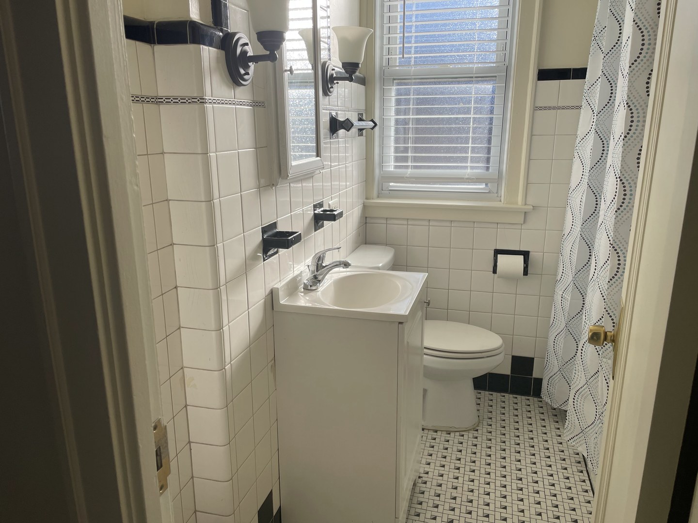 6214 South Kilpatrick Avenue, Unit 2 Chicago, IL 60629 - Photo 6 of 8