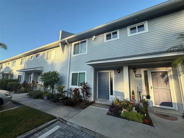 $2,400 | 500 New York Avenue, Unit 29, Dunedin, FL 34698