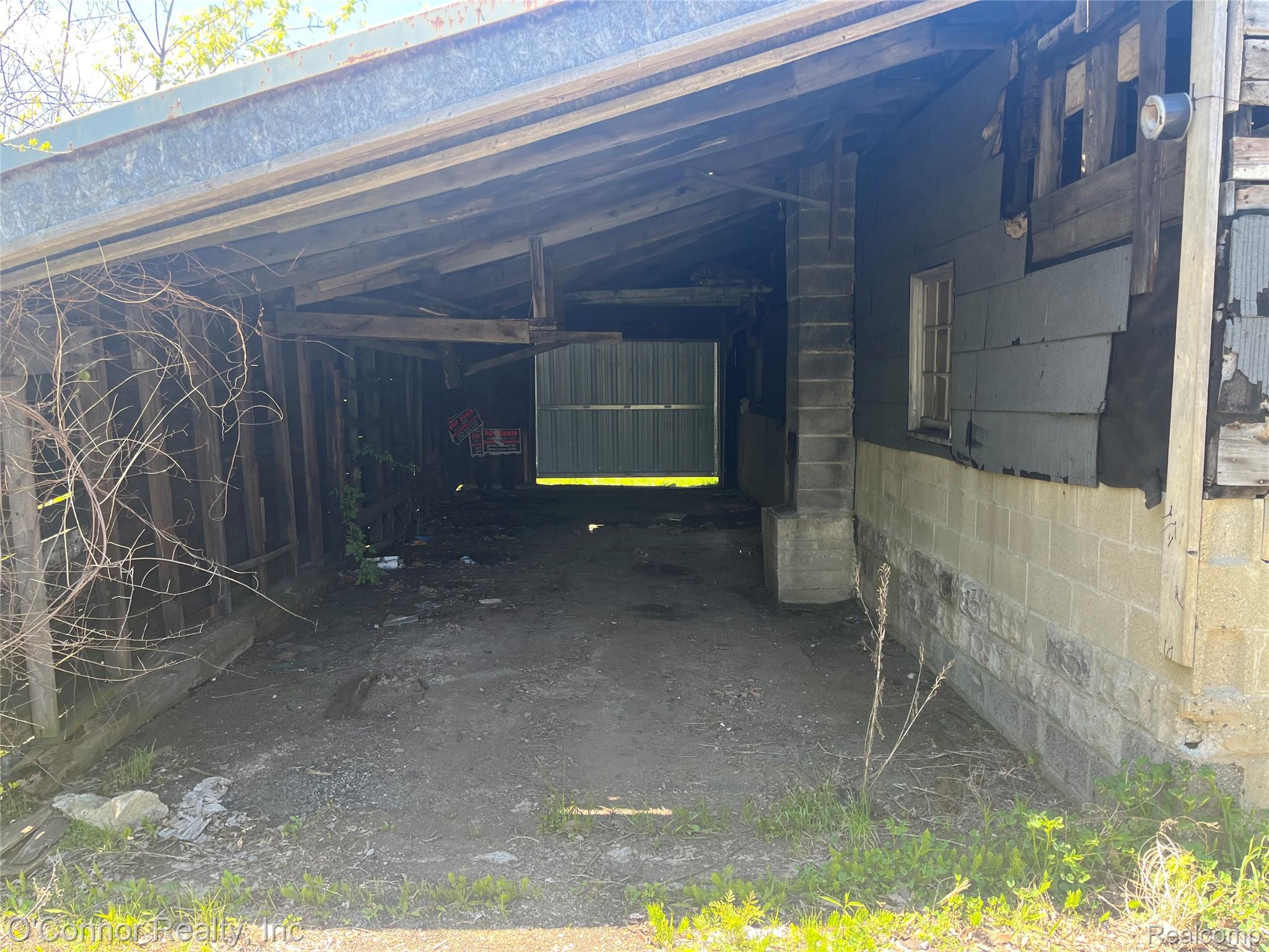 1908 Range Road Port Huron, MI 48060 - Photo 14 of 16 View of parking