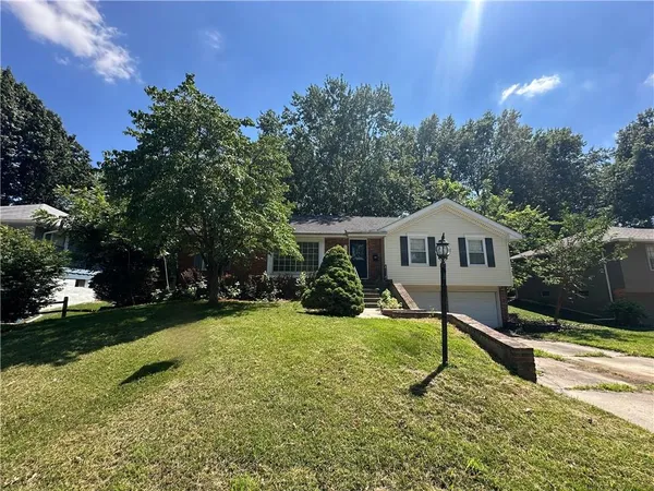 $279,900 | 1709 Northeast 69th Terrace, Gladstone, MO 64118