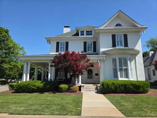 $4,650 | 401 East Main Street, Murfreesboro, TN 37130