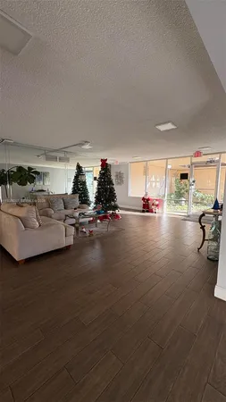 $2,500 | 6300 Northwest 2nd Avenue, Unit 403, Boca Raton, FL 33487