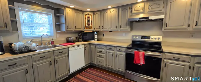 $399,900 | 287 Hansen Avenue, Bridgeport, CT 06605