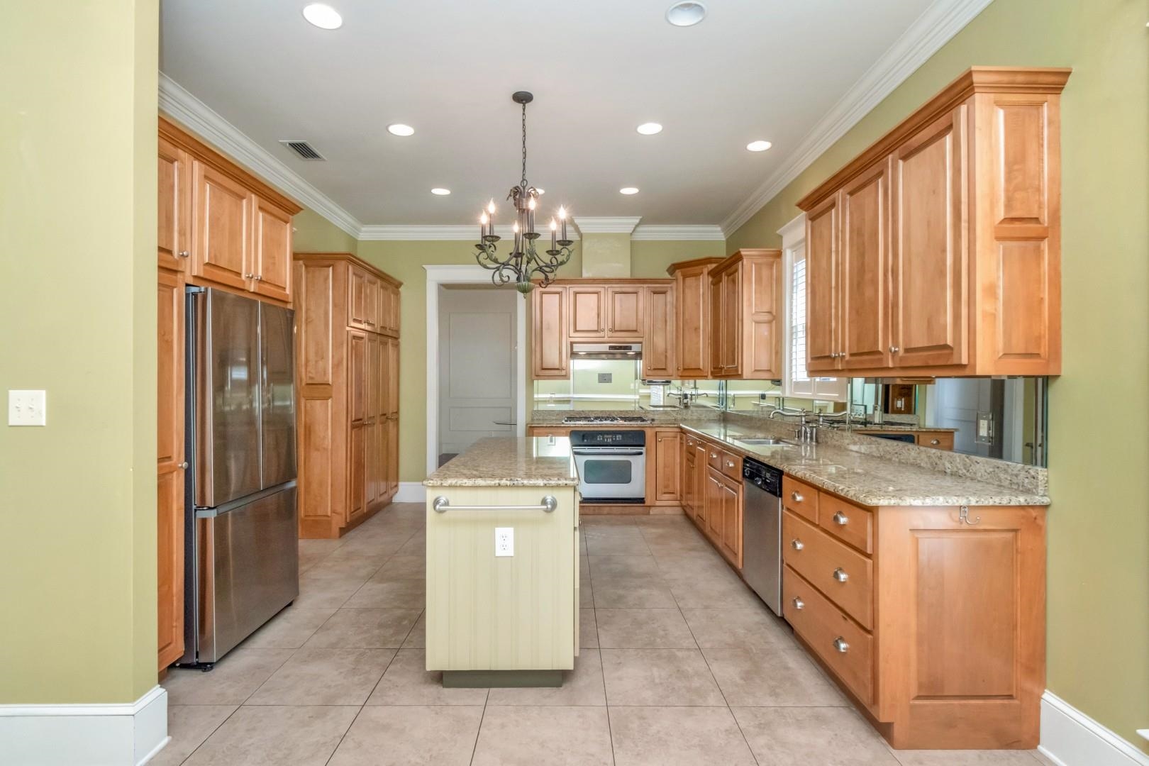 890 Randall Avenue Daphne, AL 36526 - Photo 8 of 47 Kitchen