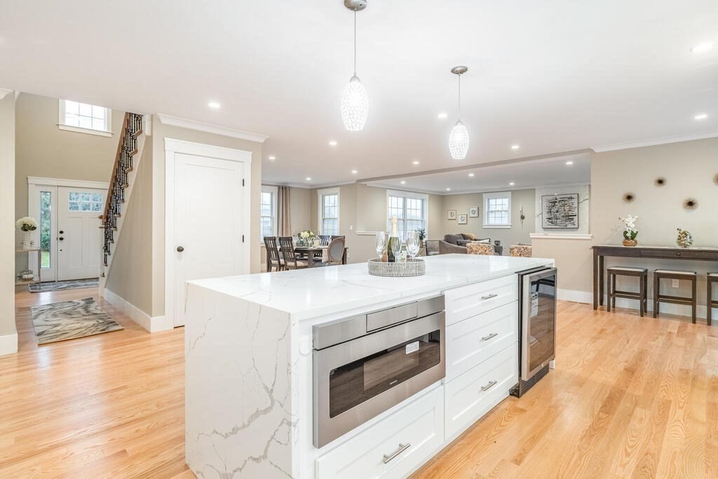 19 Windsor Road Westwood, MA 02090 - Photo 9 of 31 Gallery Image 9