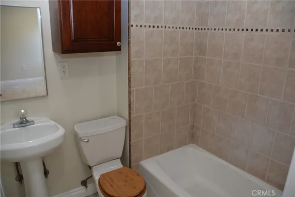 $1,975 | Undisclosed Address, Costa Mesa, CA 92627