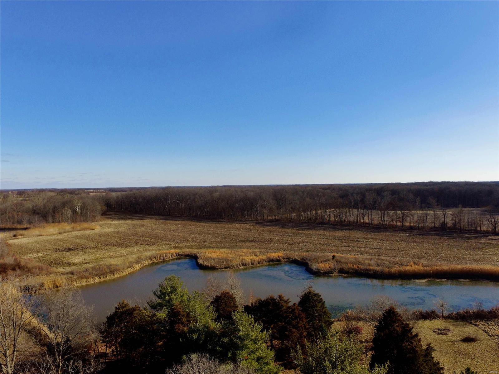896 Spoonbill Road Louisville, IL 62858 - Photo 4 of 15 Gallery Image 4