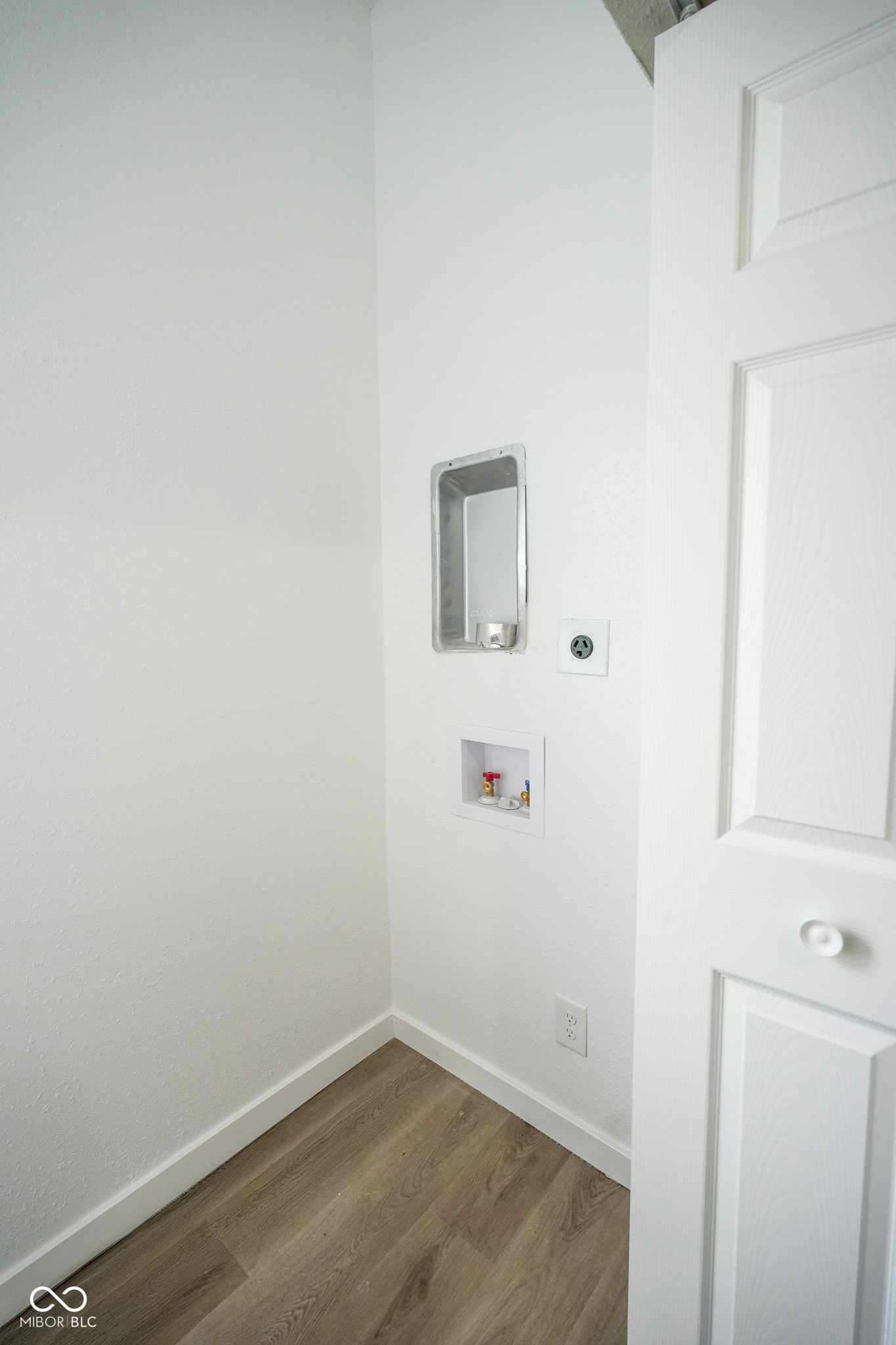 1107 West 3rd Street Anderson, IN 46016 - Photo 9 of 20