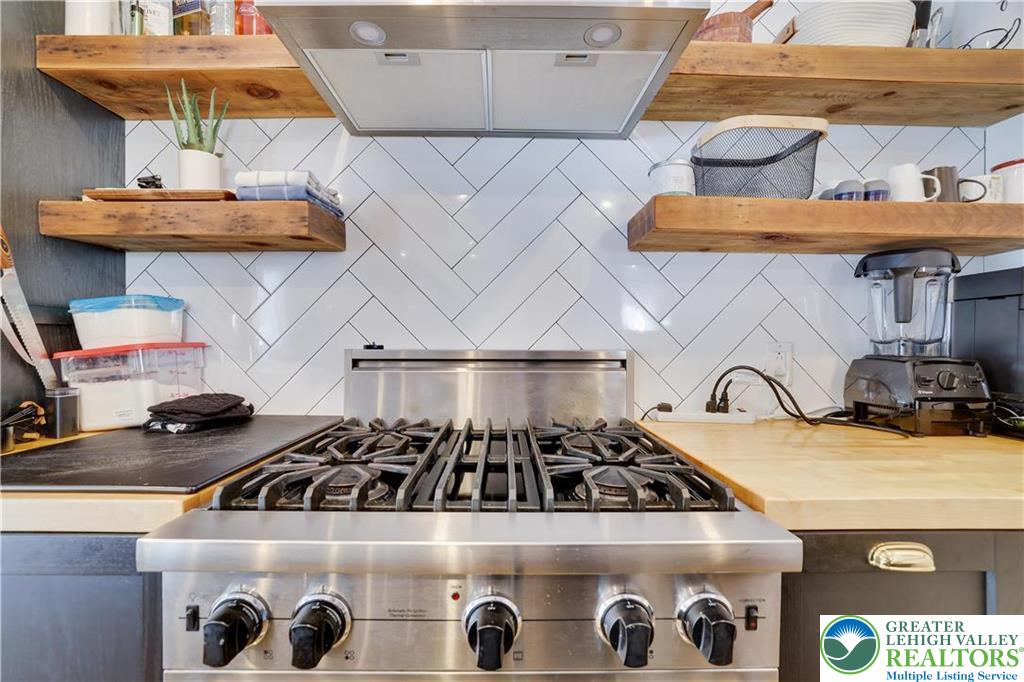 9379 Fairmount Way Tobyhanna, PA 18466 - Photo 7 of 33