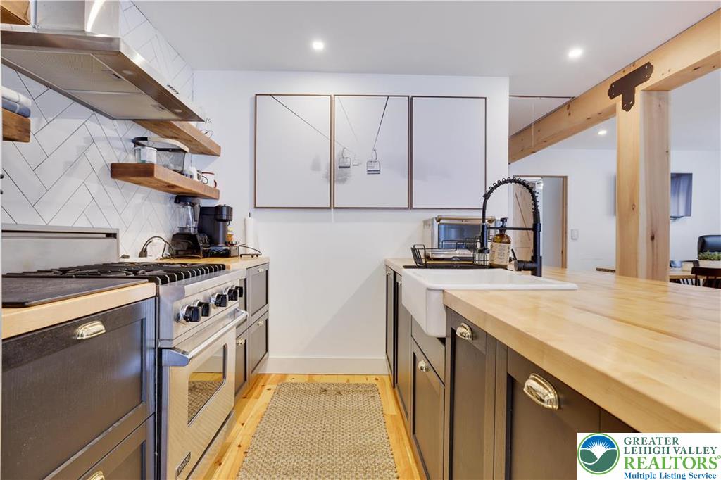 9379 Fairmount Way Tobyhanna, PA 18466 - Photo 8 of 33