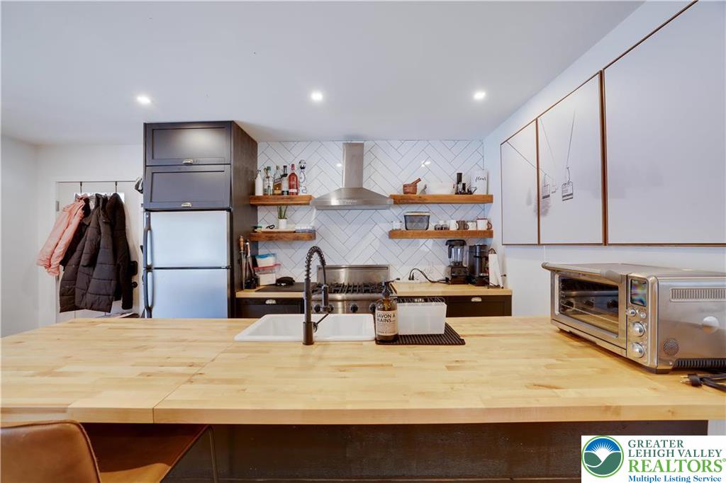 9379 Fairmount Way Tobyhanna, PA 18466 - Photo 9 of 33