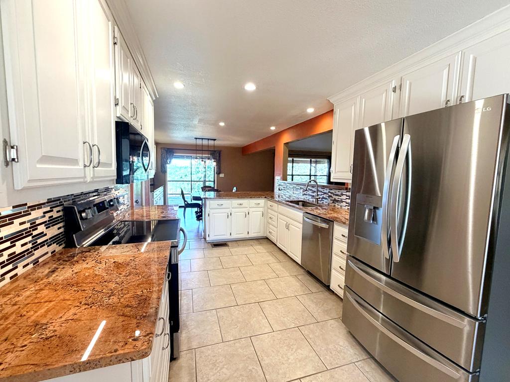 707 Rimrock Road Kerrville, TX 78028 - Photo 19 of 55