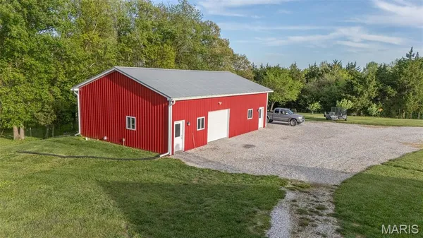 $380,000 | 42046 Indiana Lane, Perry, MO 63462