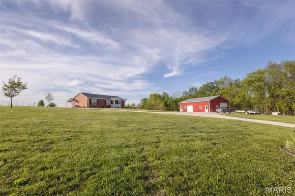 $380,000 | 42046 Indiana Lane, Perry, MO 63462