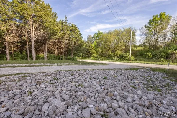 $380,000 | 42046 Indiana Lane, Perry, MO 63462