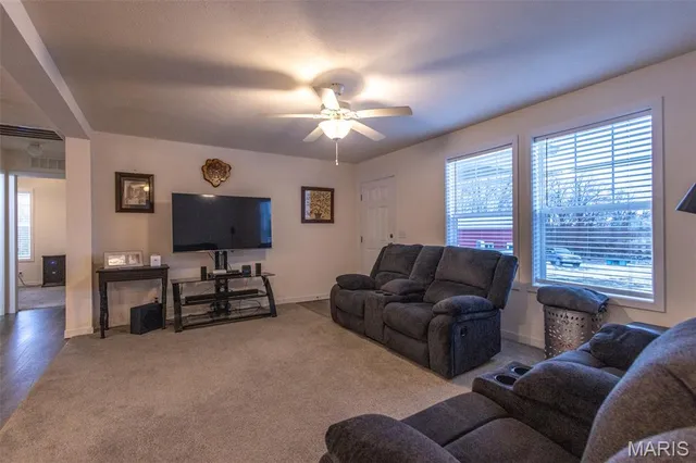 $380,000 | 42046 Indiana Lane, Perry, MO 63462