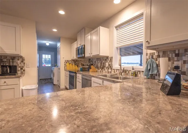 $380,000 | 42046 Indiana Lane, Perry, MO 63462