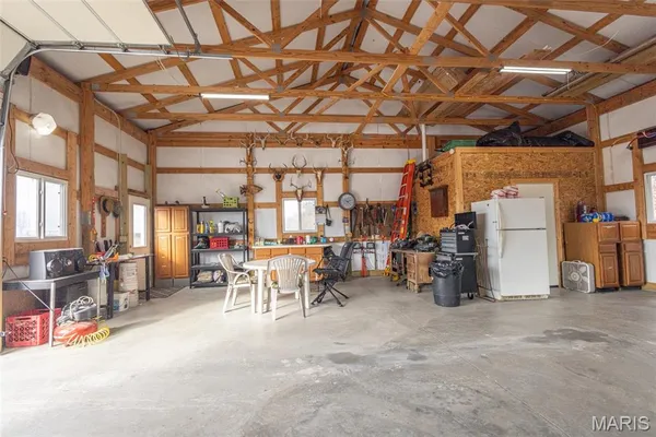 $380,000 | 42046 Indiana Lane, Perry, MO 63462