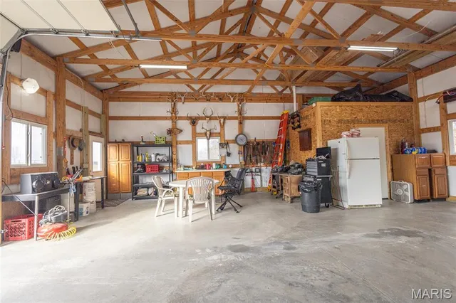 $380,000 | 42046 Indiana Lane, Perry, MO 63462