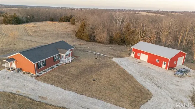 $380,000 | 42046 Indiana Lane, Perry, MO 63462