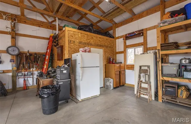 $380,000 | 42046 Indiana Lane, Perry, MO 63462