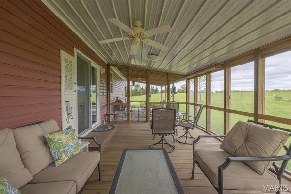 $380,000 | 42046 Indiana Lane, Perry, MO 63462