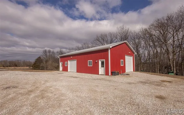 $380,000 | 42046 Indiana Lane, Perry, MO 63462