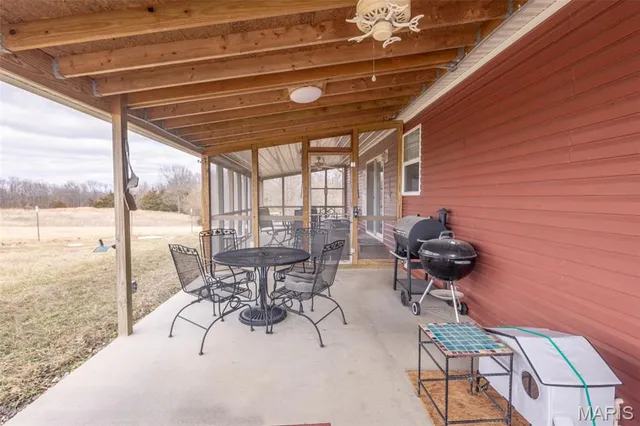 $380,000 | 42046 Indiana Lane, Perry, MO 63462