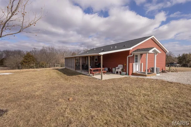 $380,000 | 42046 Indiana Lane, Perry, MO 63462