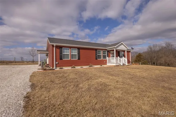 $380,000 | 42046 Indiana Lane, Perry, MO 63462
