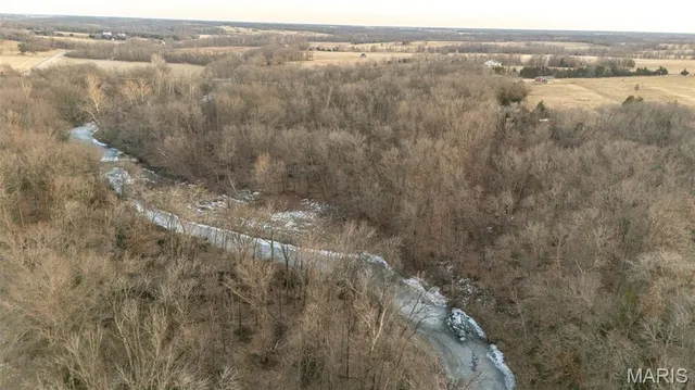 $380,000 | 42046 Indiana Lane, Perry, MO 63462