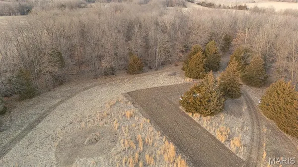 $380,000 | 42046 Indiana Lane, Perry, MO 63462