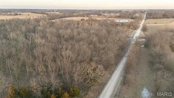 $380,000 | 42046 Indiana Lane, Perry, MO 63462
