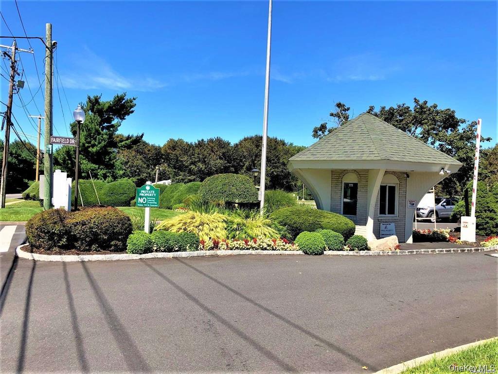 909 Fenway Road St. James, NY 11780 - Photo 30 of 34 Gatehouse