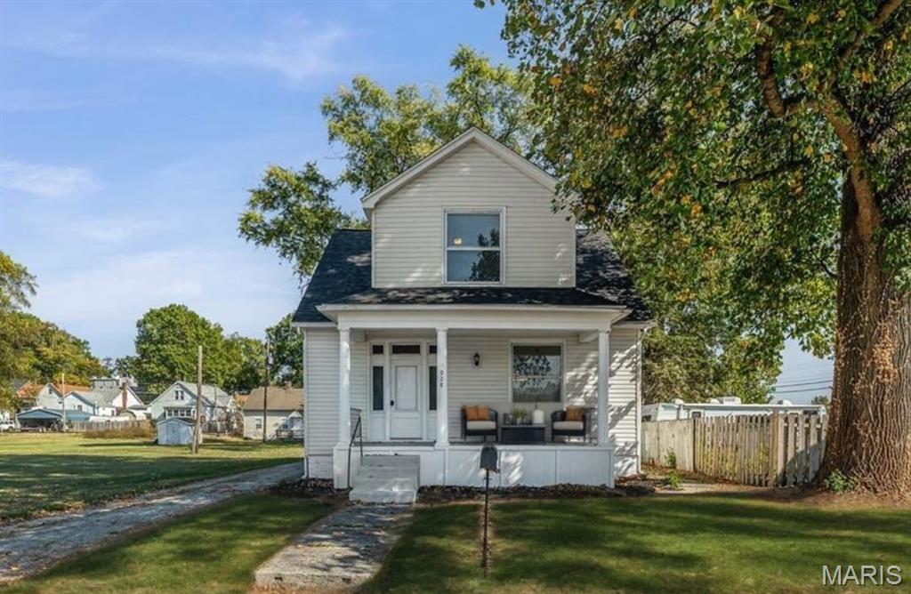 928 South High Street Belleville, IL 62220 - Photo 1 of 31