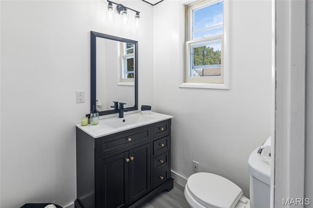 928 South High Street Belleville, IL 62220 - Photo 17 of 31